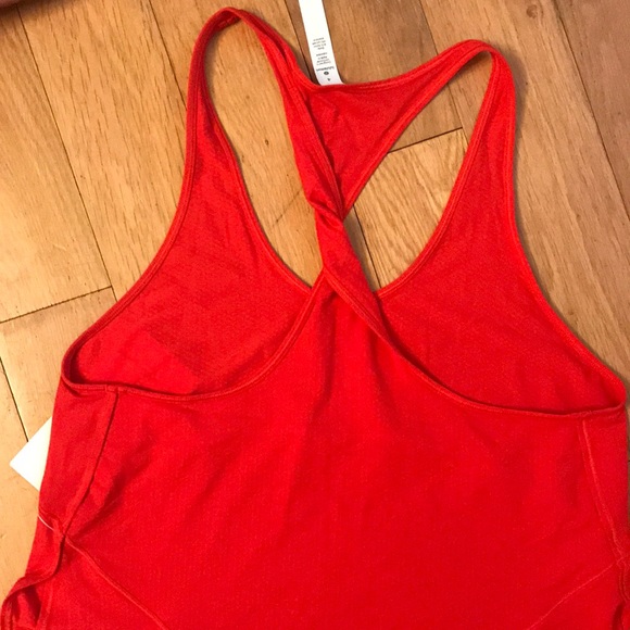 SOLD SOLD SOLD Lululemon twist and train tank - Picture 2 of 4
